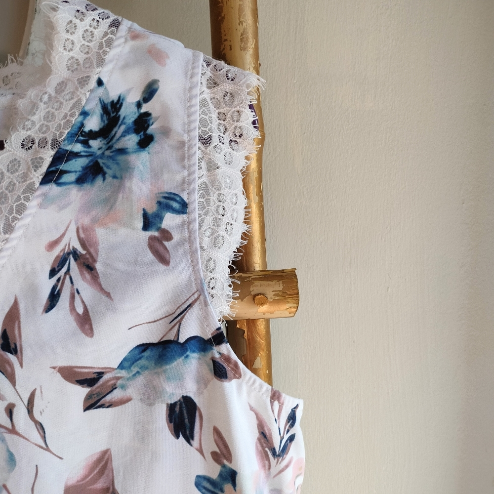Floral Lace Trim Top - Picture 9 of 16